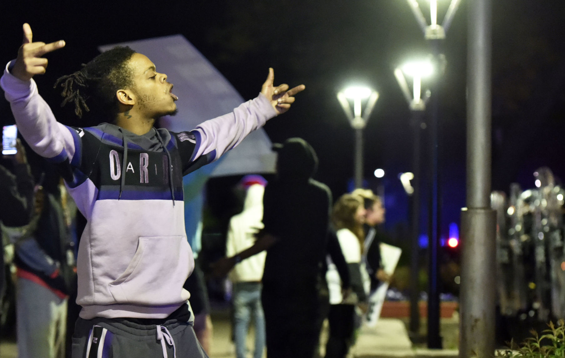 Displaying anger toward police